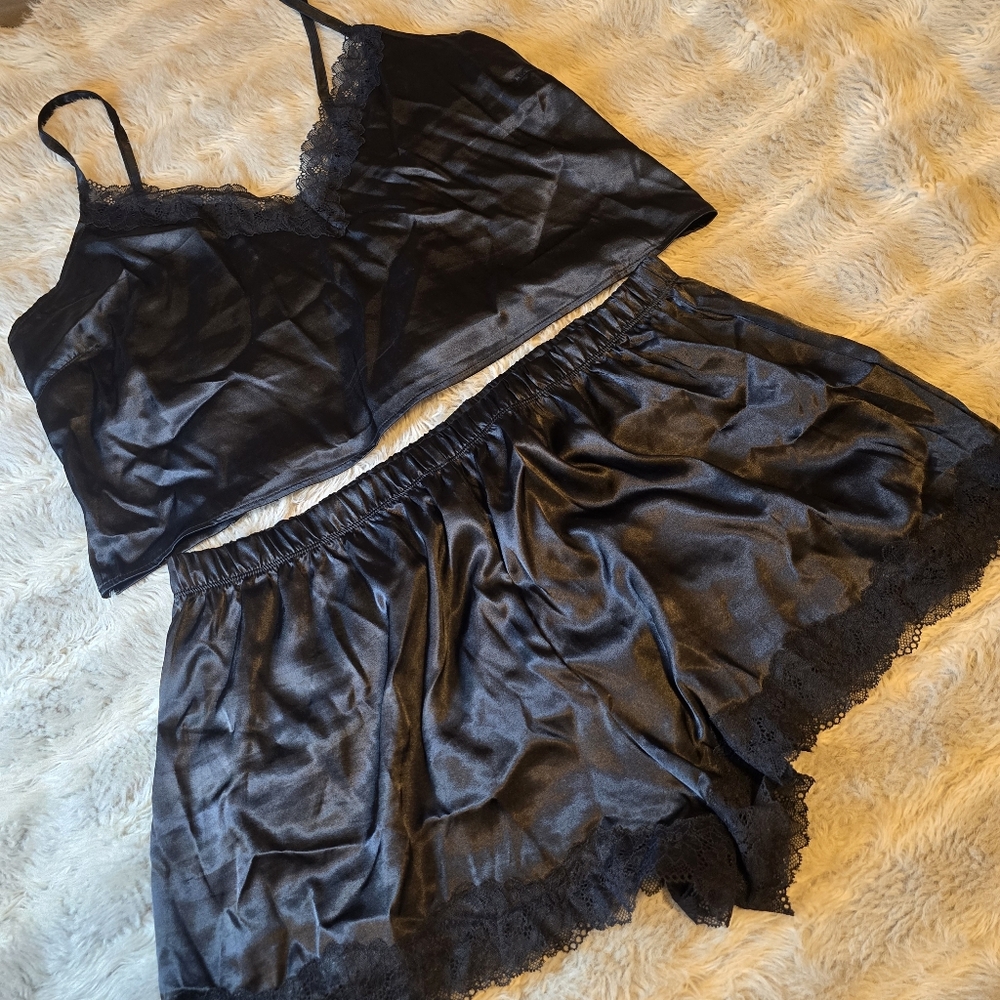 Two Peicw Black Satin Sleepwear Set